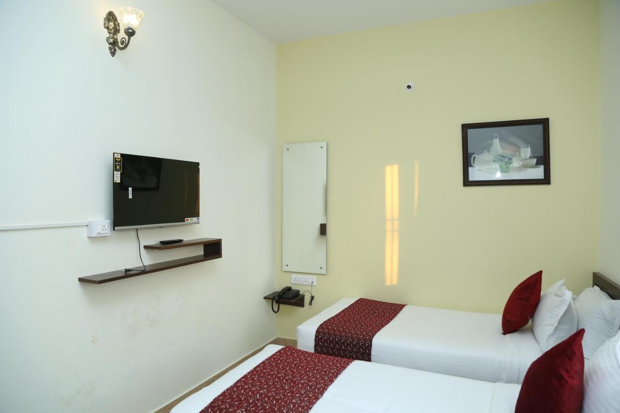 Yelahanka Hotel Bangalore Airport Inn, Airport Pickup & Drop Available 24X7 מראה חיצוני תמונה